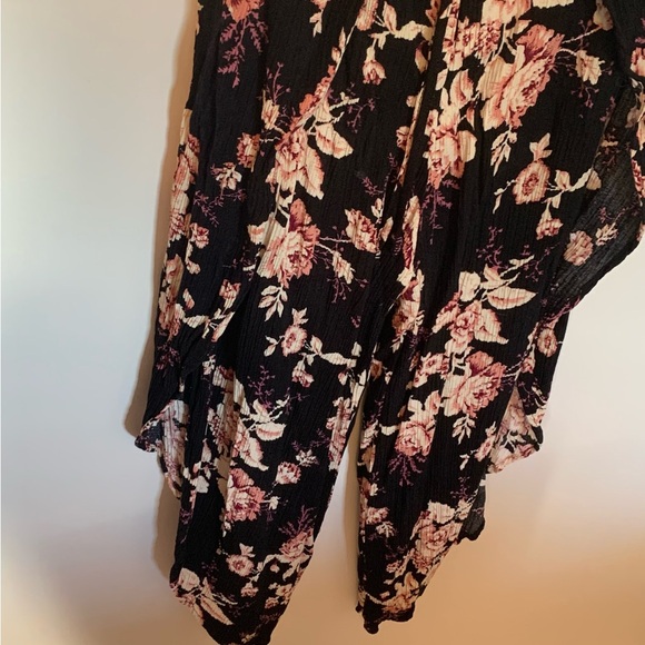 Floral Print Halter Top Jumpsuit - Picture 5 of 6